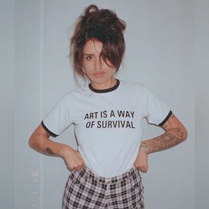 ART IS A WAY OF SURVIVAL - Yoko Ono Quote Ringer T-Shirt